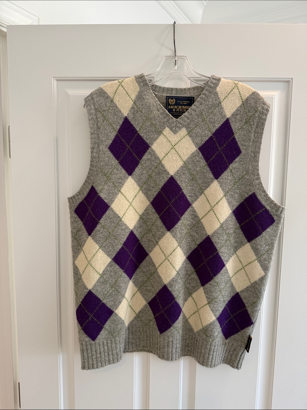 Abercrombie & Fitch Gray V-Neck Argyle Sweater Vest with Purple and Cream men XL